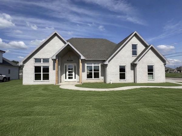 122 McCallen Rd, Muscle Shoals, AL 35661