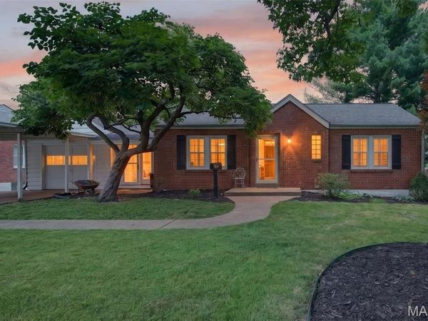 649 Rochester Drive , Mehlville, MO 63125