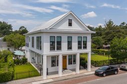 706 Bladen Street photo 4