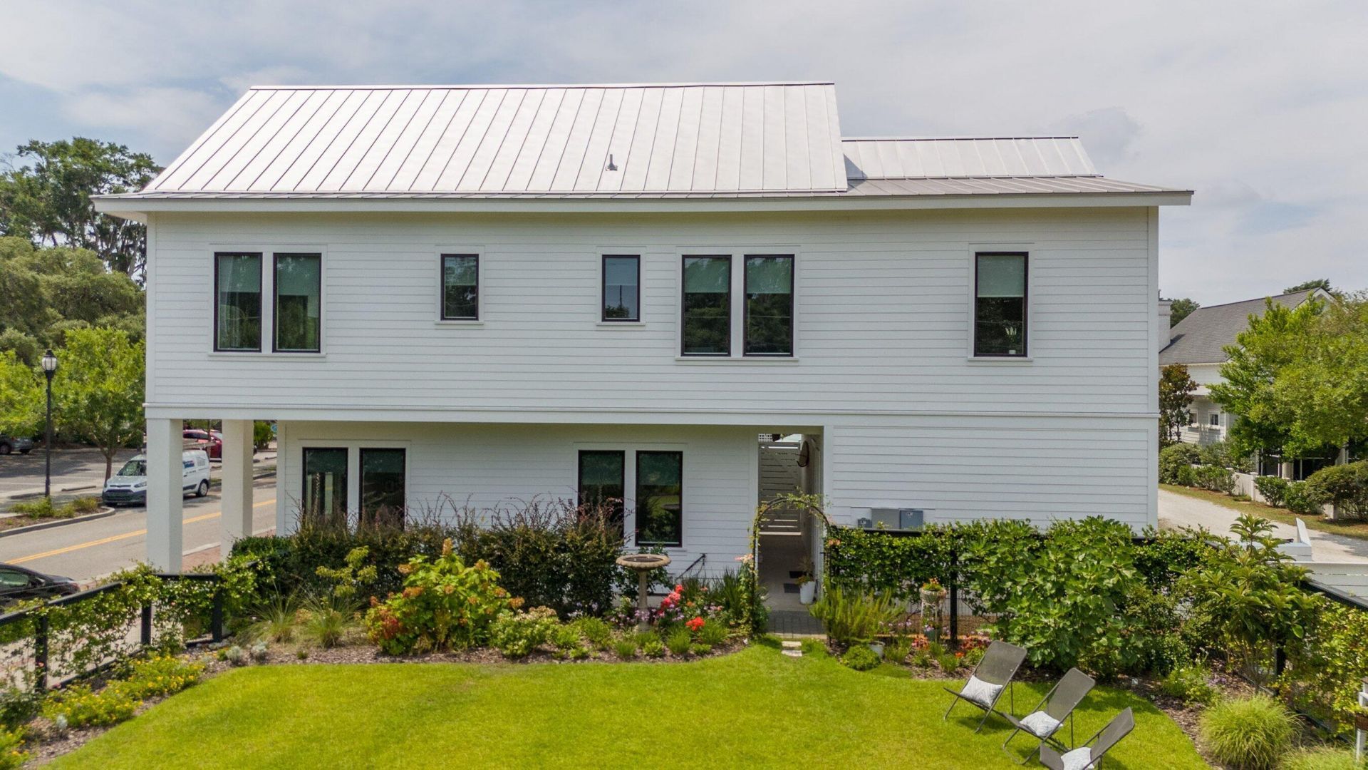 706 Bladen Street Photo 5