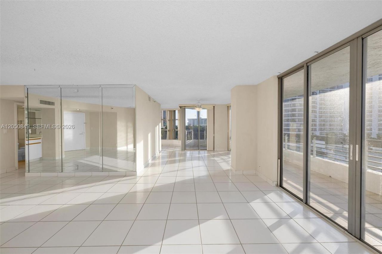 3530 Mystic Pointe Dr, Unit 710, Aventura, FL 33180 Photo