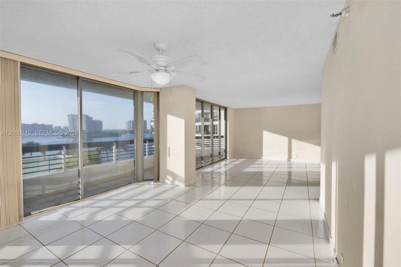 3530 Mystic Pointe Dr, Unit 710, Aventura, FL 33180 Photo