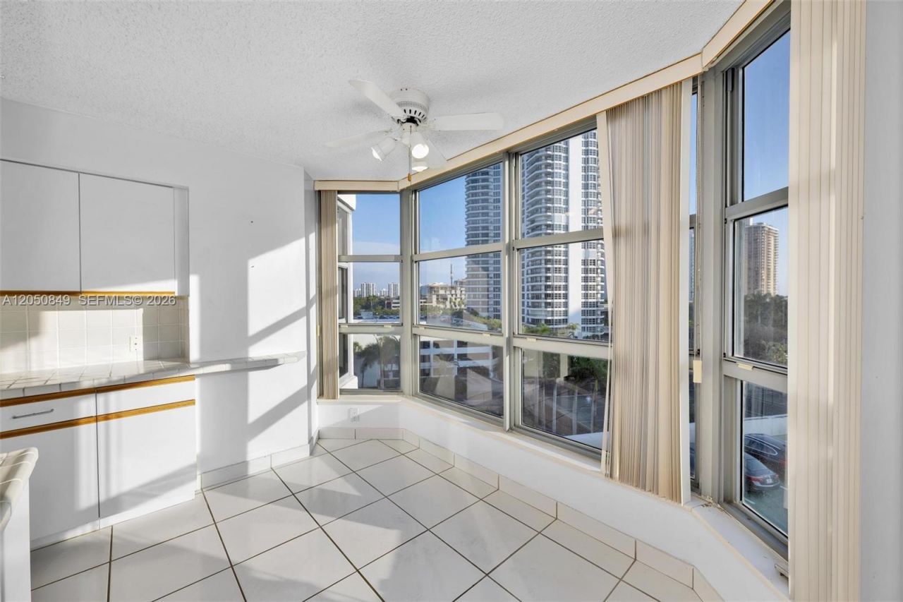3530 Mystic Pointe Dr, Unit 710, Aventura, FL 33180 Photo
