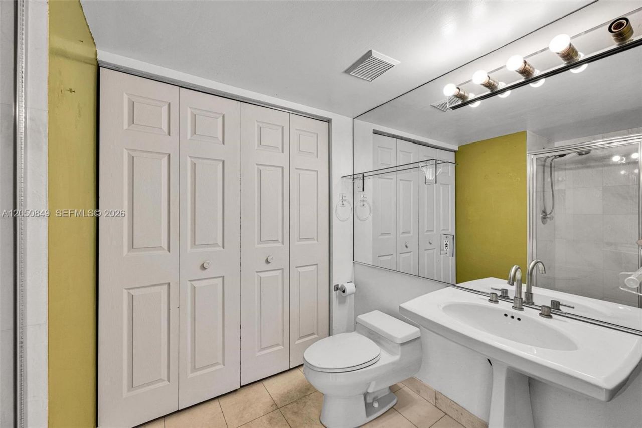 3530 Mystic Pointe Dr, Unit 710, Aventura, FL 33180 Photo