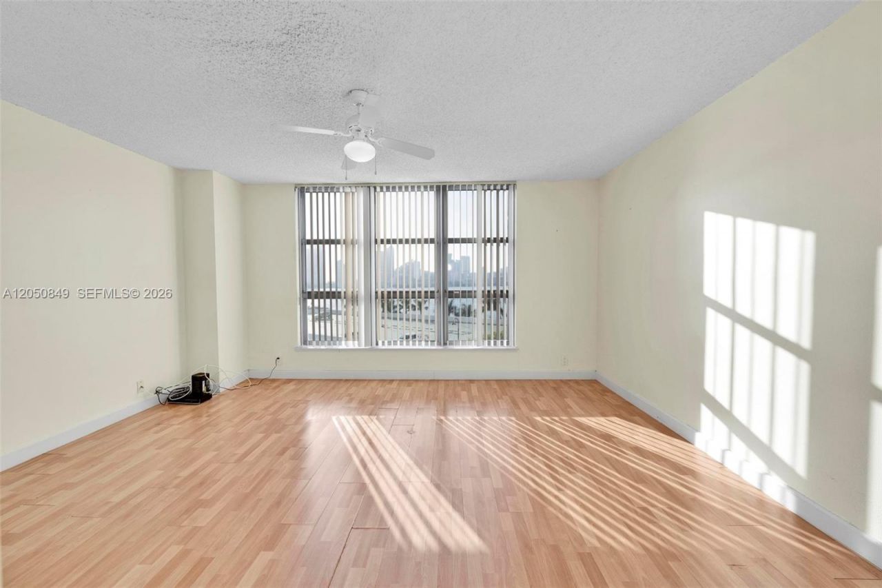 3530 Mystic Pointe Dr, Unit 710, Aventura, FL 33180 Photo