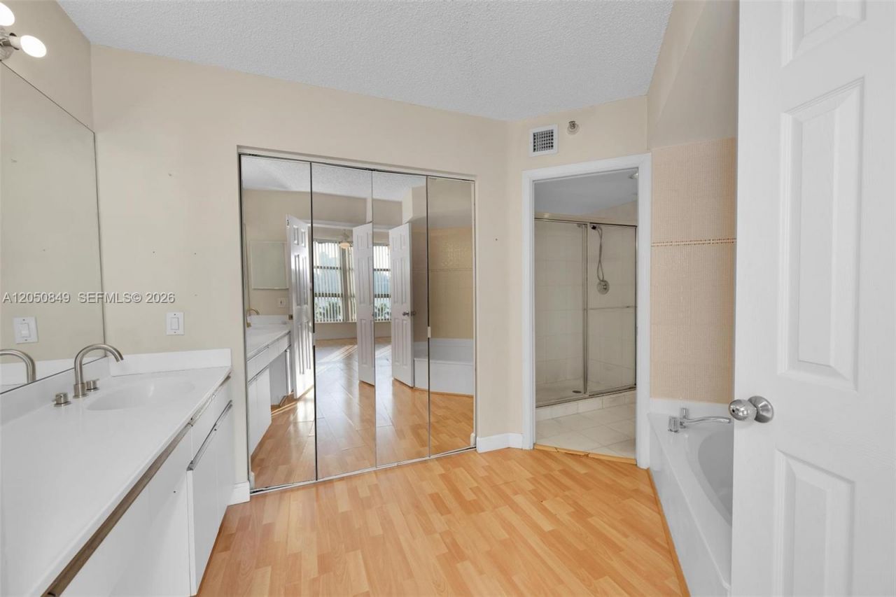 3530 Mystic Pointe Dr, Unit 710, Aventura, FL 33180 Photo