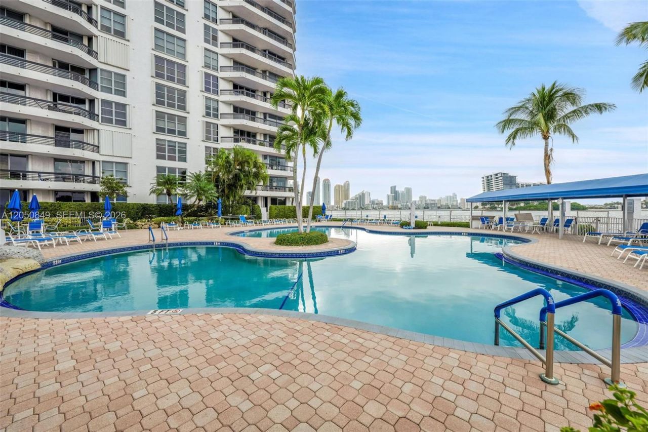 3530 Mystic Pointe Dr, Unit 710, Aventura, FL 33180 Photo