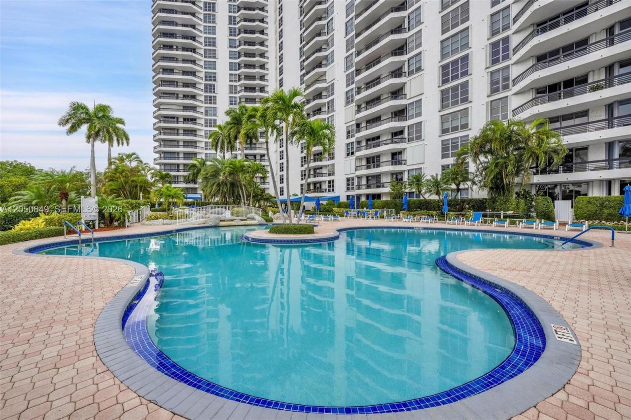 3530 Mystic Pointe Dr, Unit 710, Aventura, FL 33180 Photo