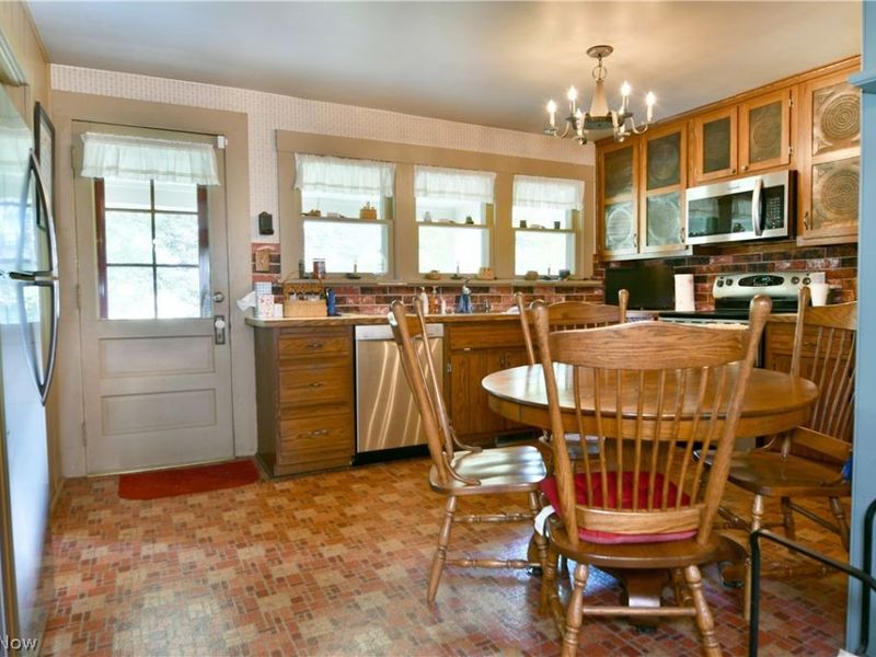 935 Warner Road SE, Brookfield, OH 44403 Photo 12