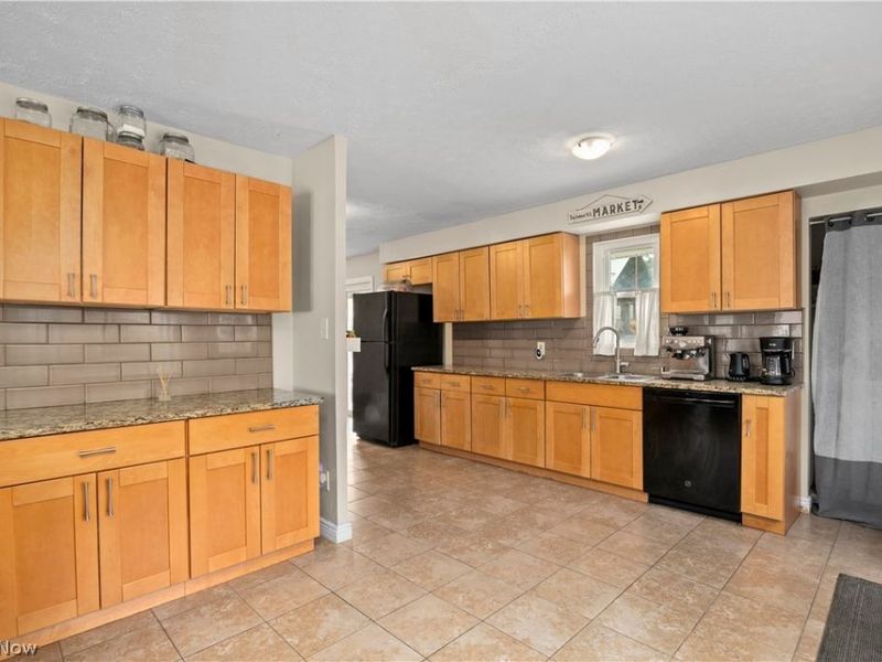 4112 Brockley Avenue, Sheffield Lake, OH 44054 Photo 7