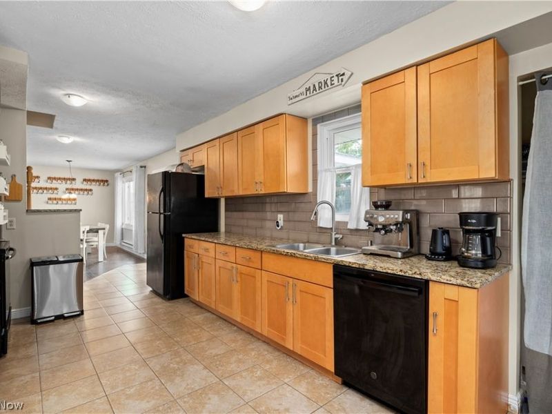 4112 Brockley Avenue, Sheffield Lake, OH 44054 Photo 8