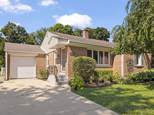 100 E Morningside Avenue , Lombard, IL 60148