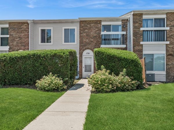 1781 Raleigh Lane, Hoffman Estates, IL 60169