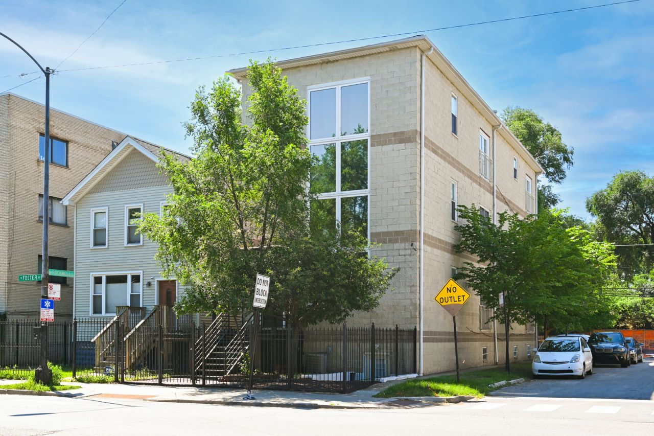 2539 W Foster Avenue, Unit 3, Chicago, IL 60625 Main Photo