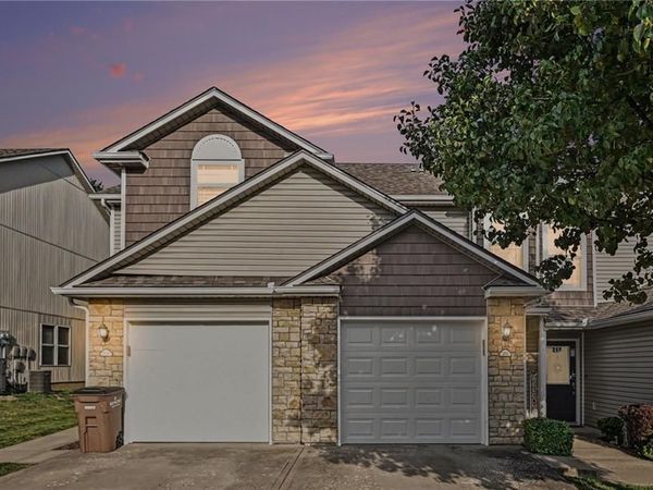 210 Pointe Lane, Raymore, MO 64083
