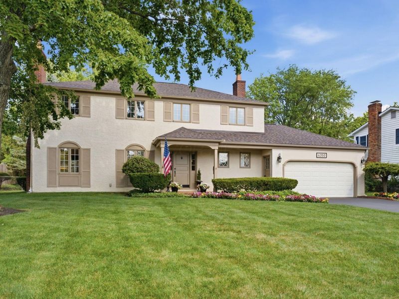 4350 Crown Point Drive, Columbus, OH 43220 Photo 2