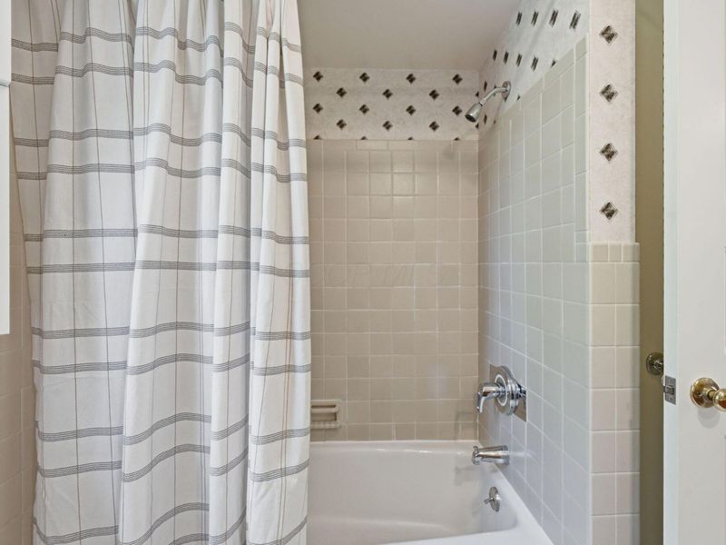 4350 Crown Point Drive, Columbus, OH 43220 Photo 35