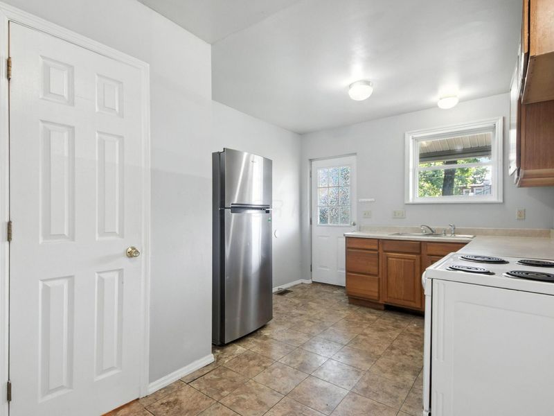 2584 Deming Avenue , Columbus, OH 43202 Photo 8