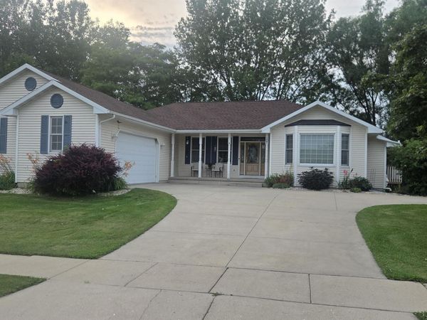 107 Lazy Lake Drive, Fall River, WI 53932