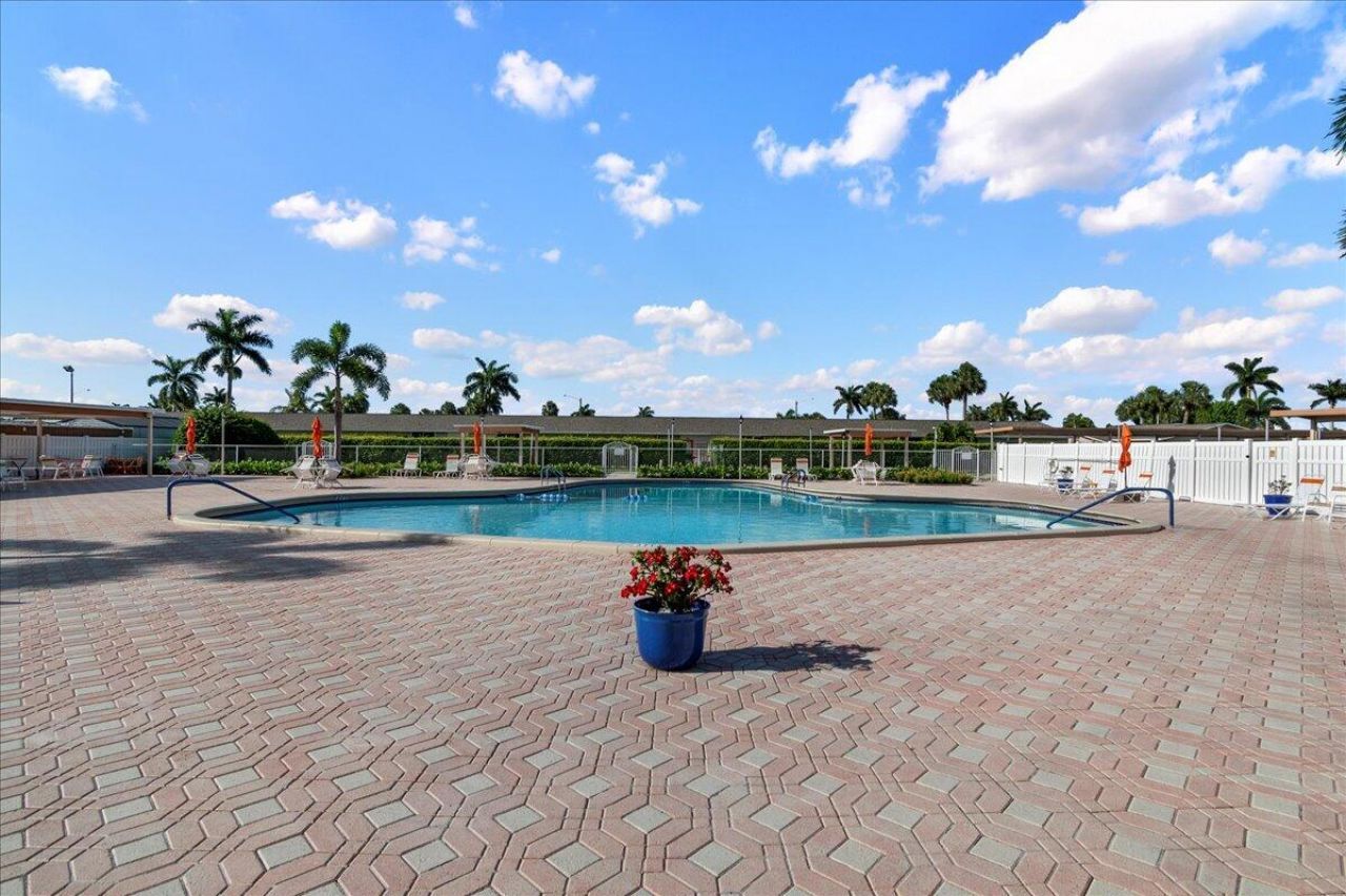 2703 Dudley Drive W, Unit H, West Palm Beach, FL 33415 Photo