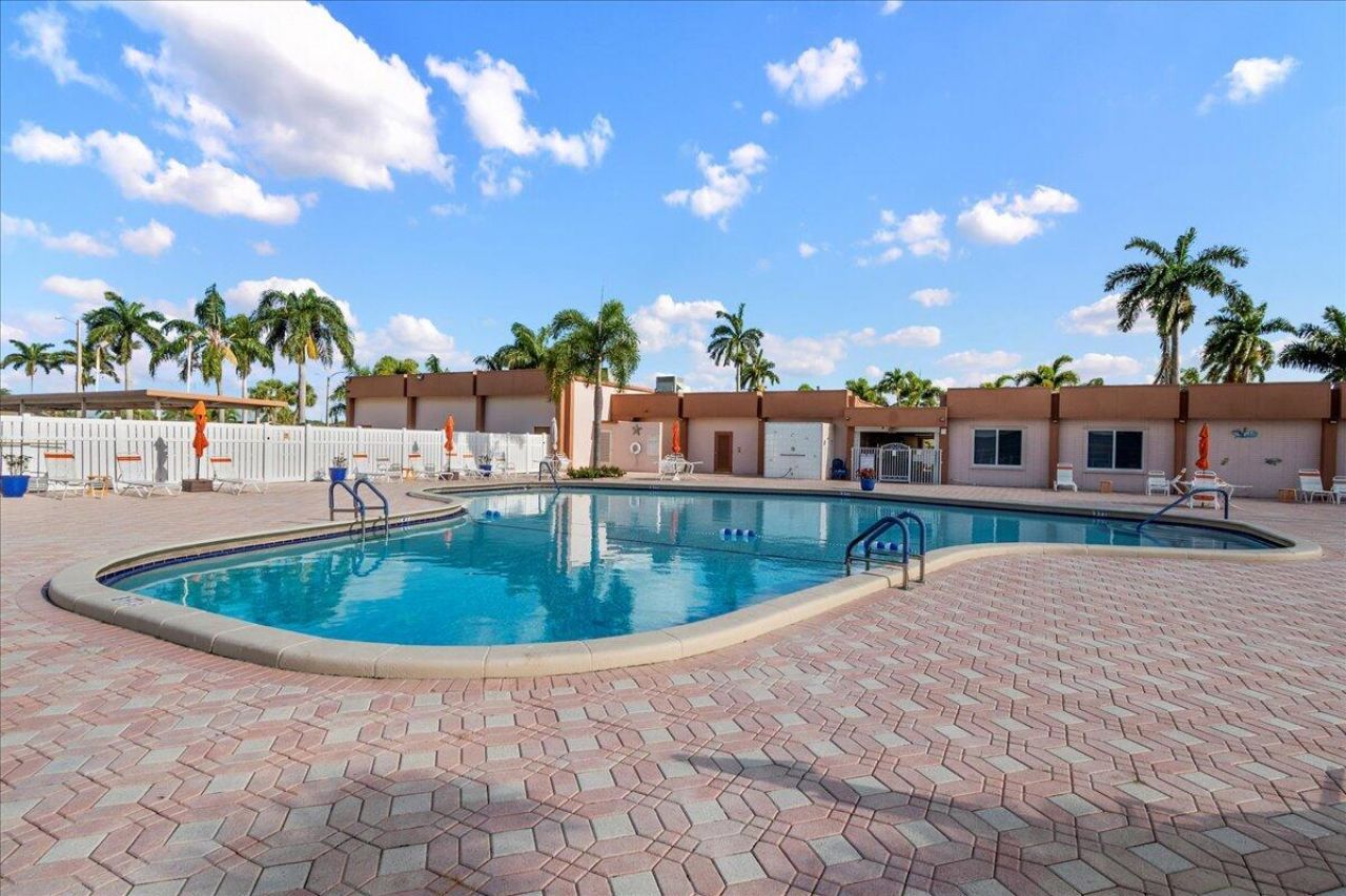 2703 Dudley Drive W, Unit H, West Palm Beach, FL 33415 Photo
