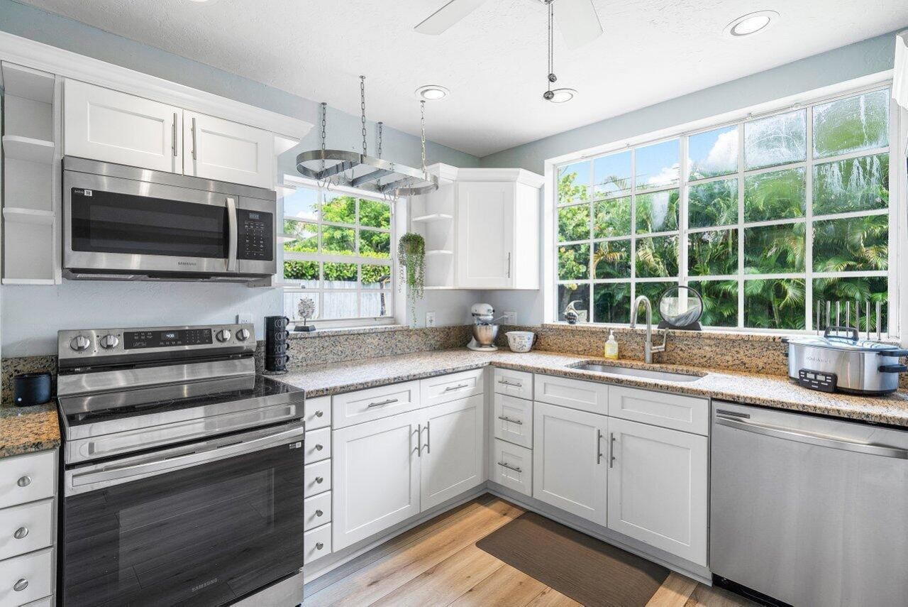 233 Lake Terrace, Delray Beach, FL 33444 Photo