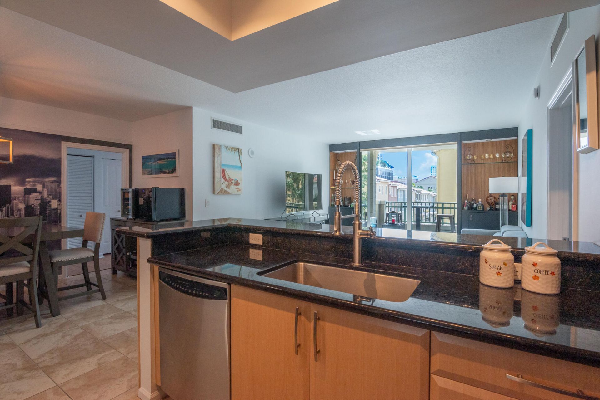 403 S Sapodilla Avenue, Unit 207, West Palm Beach, FL 33401 Photo