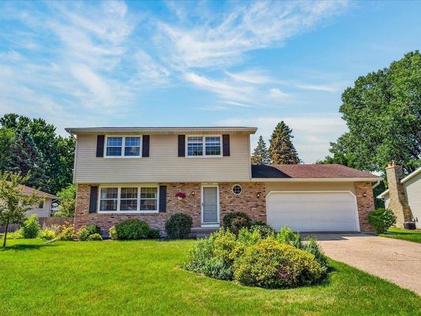 5749 Richmond Drive, Fitchburg, WI 53719