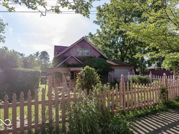 17 S Hough Street , Greenfield, IN 46140