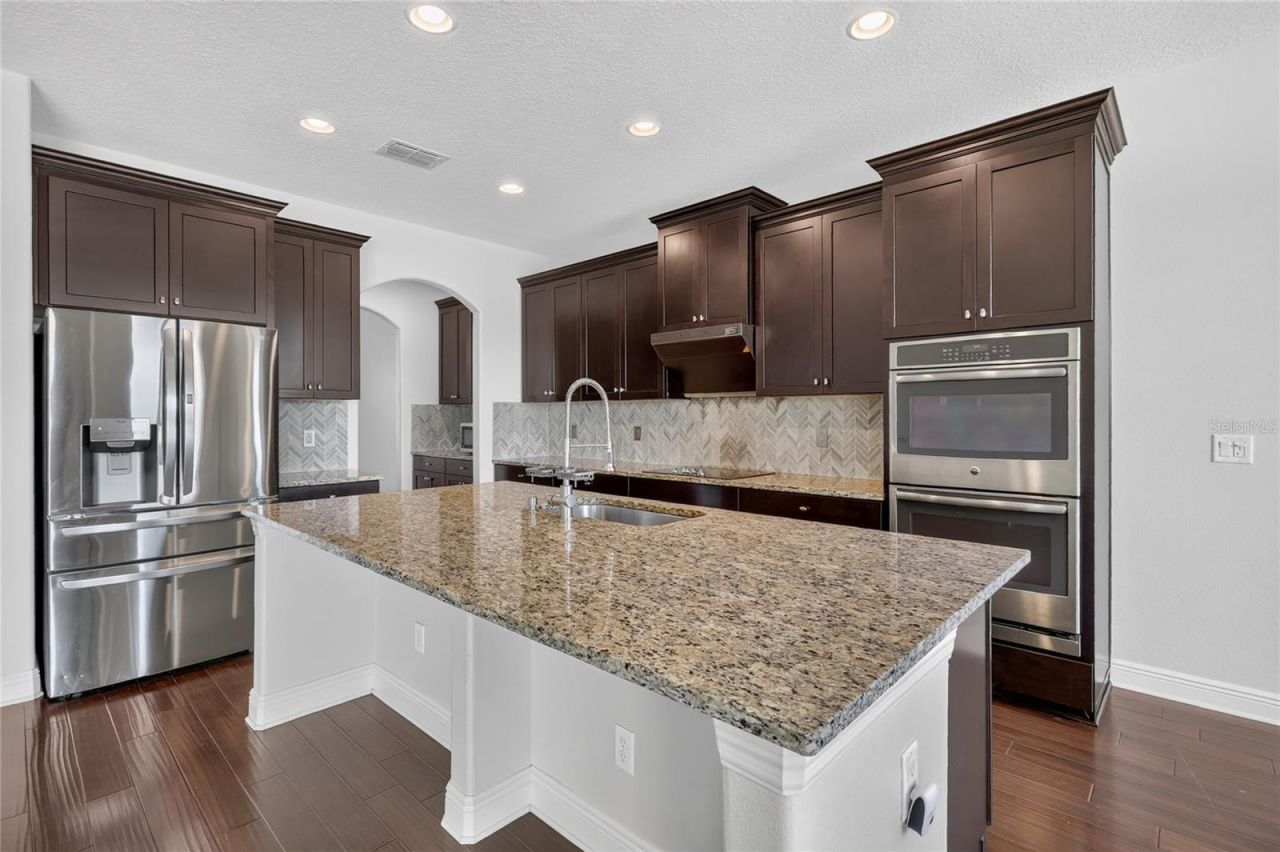 1806 Nature View Drive , Lutz, FL 33558 Photo