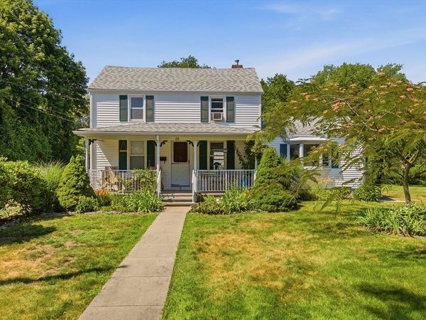 22 Hathaway Road, Dartmouth, MA 02747