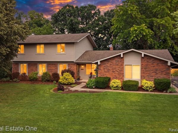 10947 Arbour Drive , Brighton Twp, MI 48114