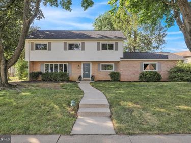 2203 BURKEY DRIVE, WYOMISSING, PA 19610