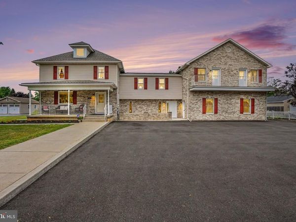 924 W TRINDLE ROAD , MECHANICSBURG, PA 17055