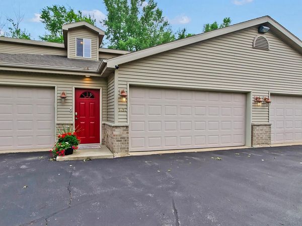 1497 ARCTIC COURT, Suamico, WI 54173