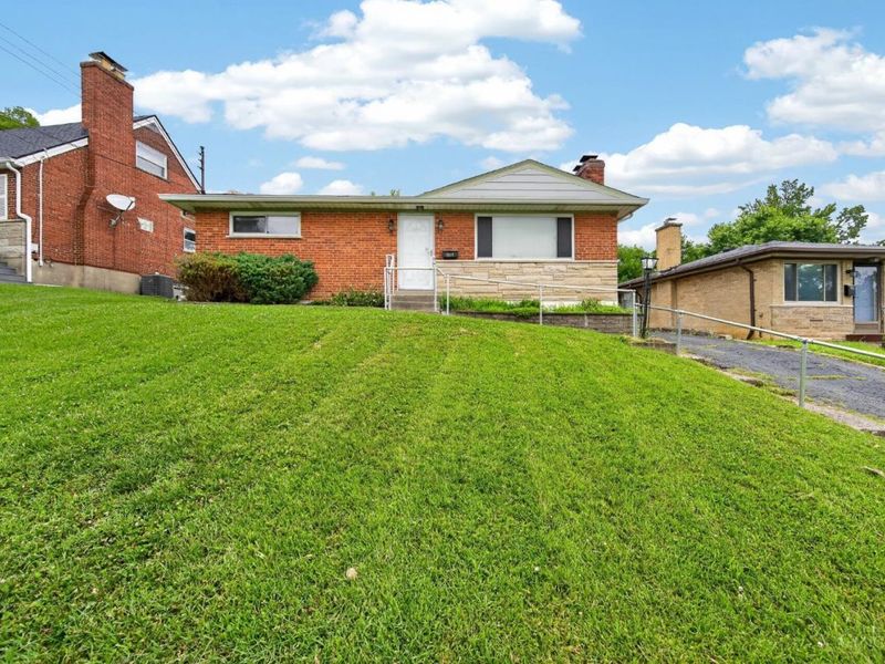 1324 Thurnridge Drive, Reading, OH 45215 Photo 3