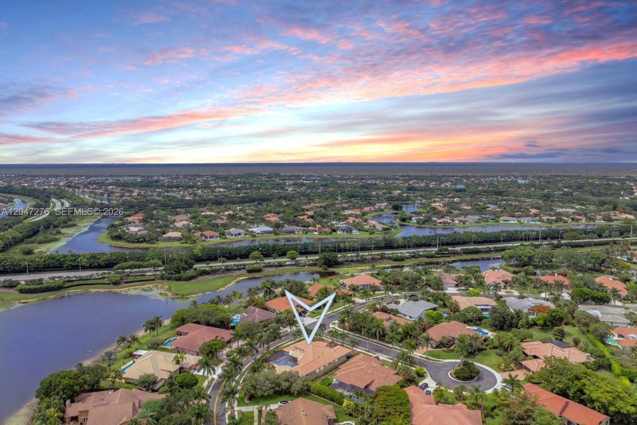 392 Coconut Cir , Weston, FL 33326 Photo