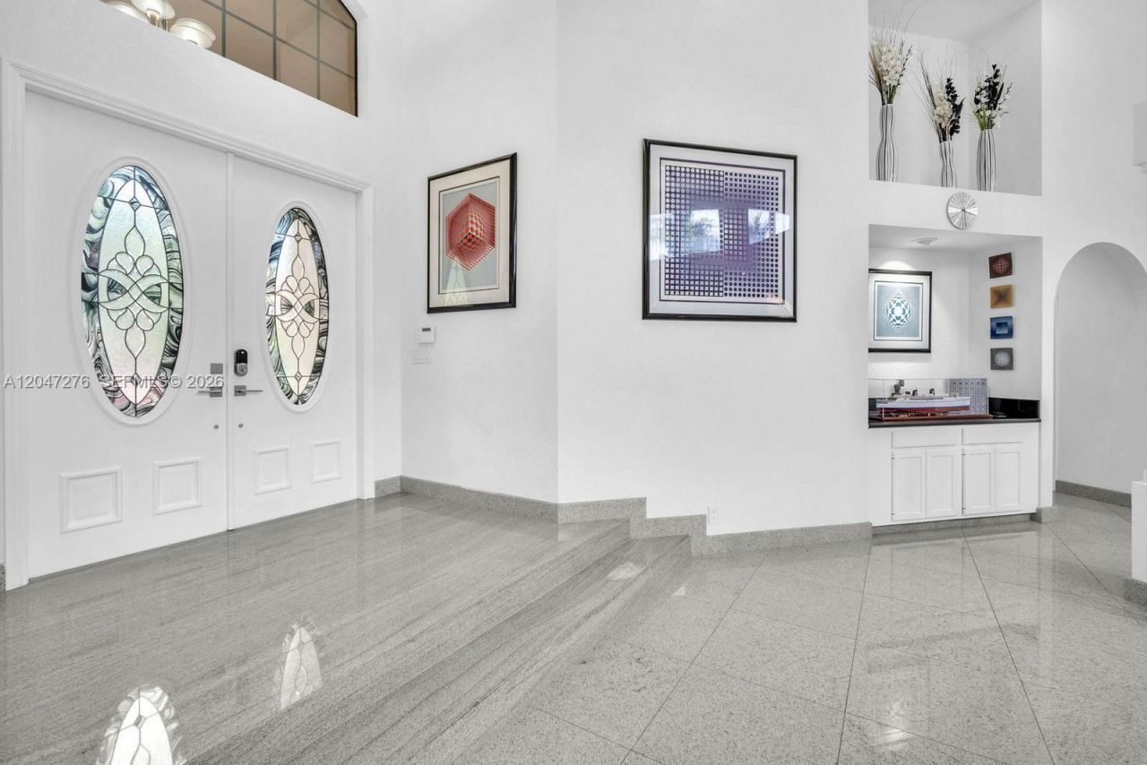 392 Coconut Cir , Weston, FL 33326 Photo