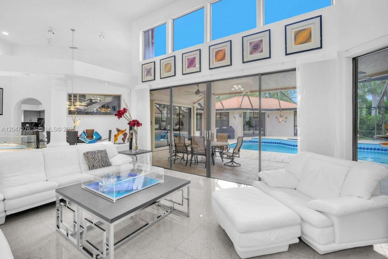 392 Coconut Cir , Weston, FL 33326 Photo
