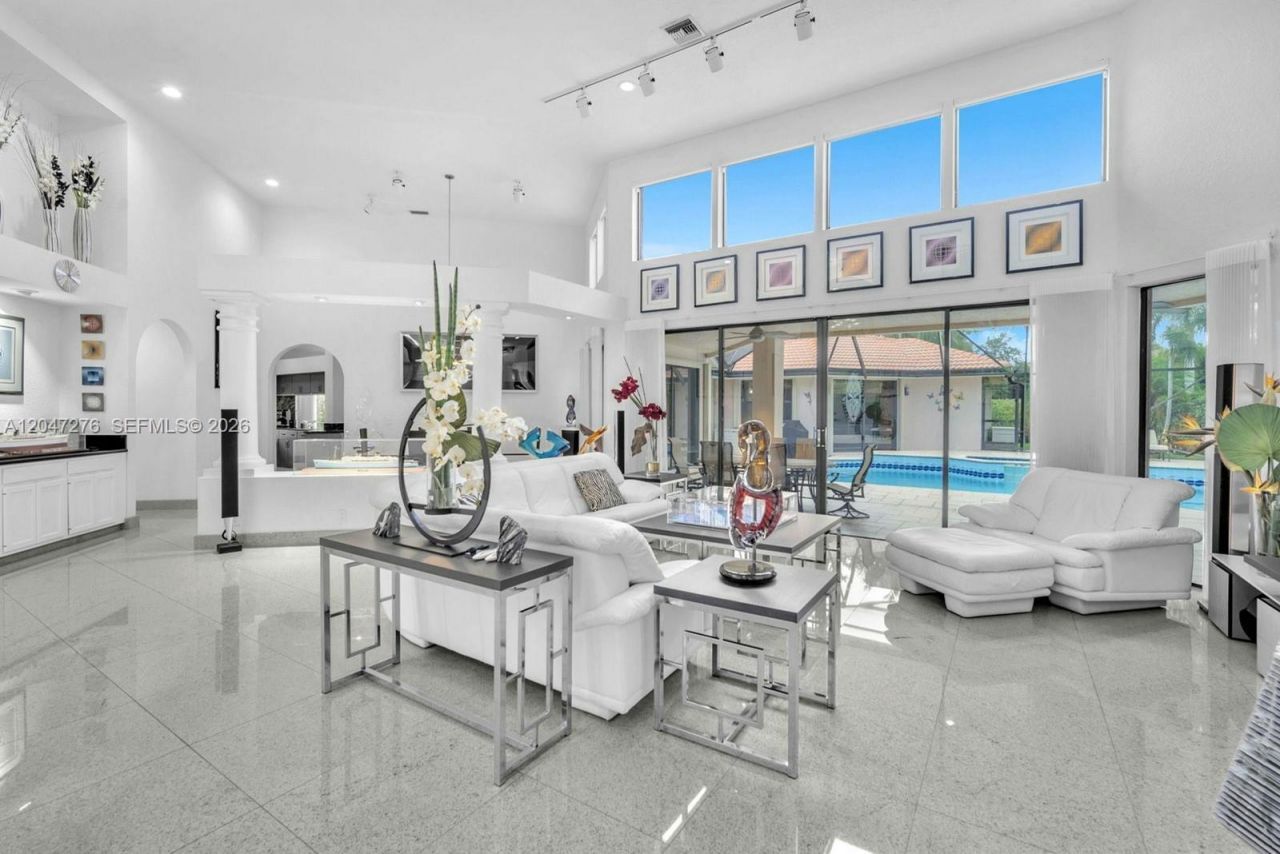 392 Coconut Cir , Weston, FL 33326 Photo