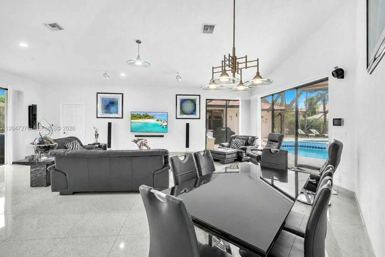 392 Coconut Cir , Weston, FL 33326 Photo