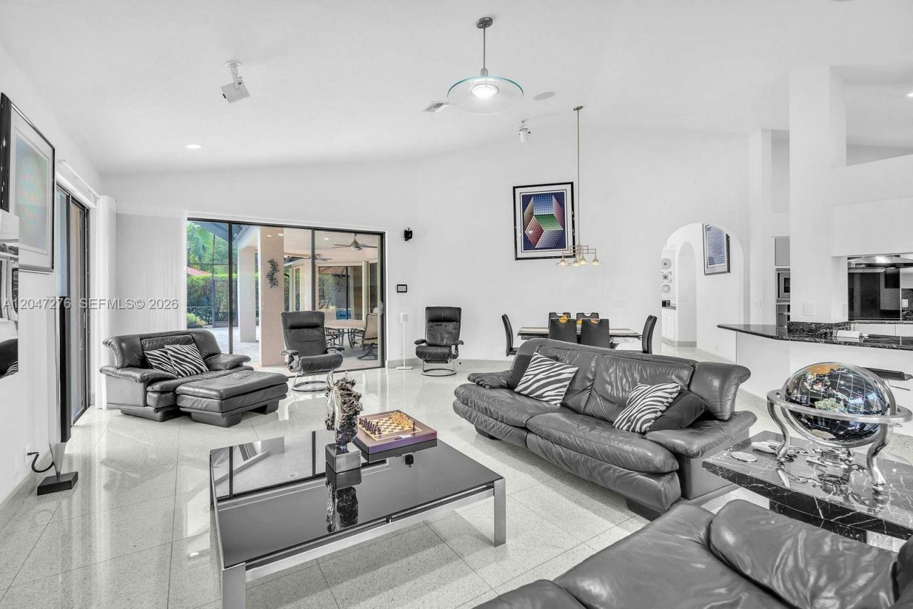 392 Coconut Cir , Weston, FL 33326 Photo