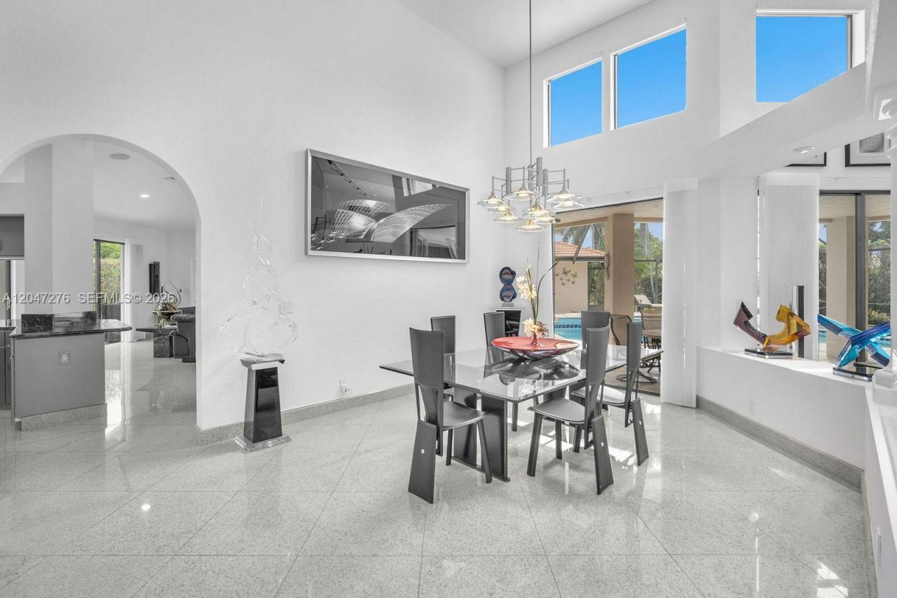 392 Coconut Cir , Weston, FL 33326 Photo
