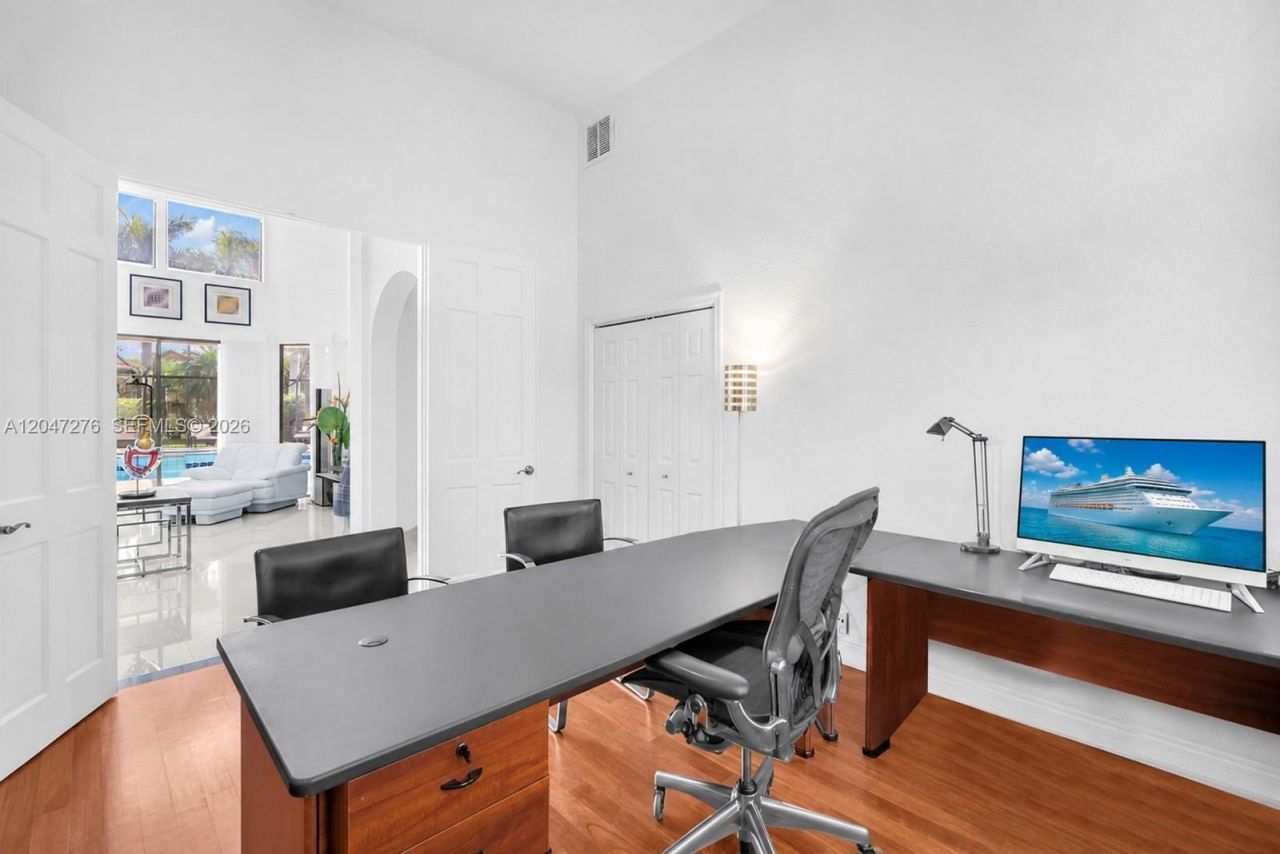 392 Coconut Cir , Weston, FL 33326 Photo