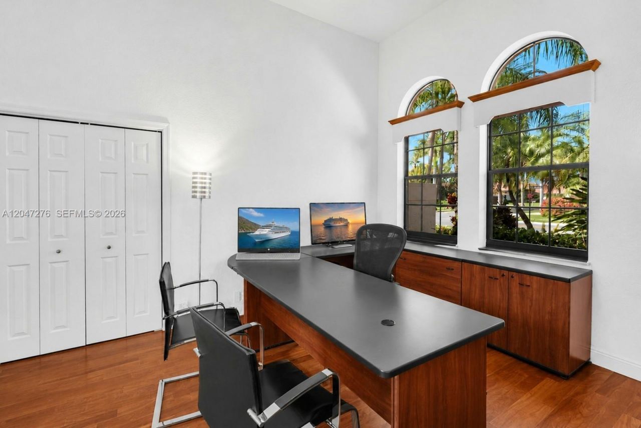 392 Coconut Cir , Weston, FL 33326 Photo