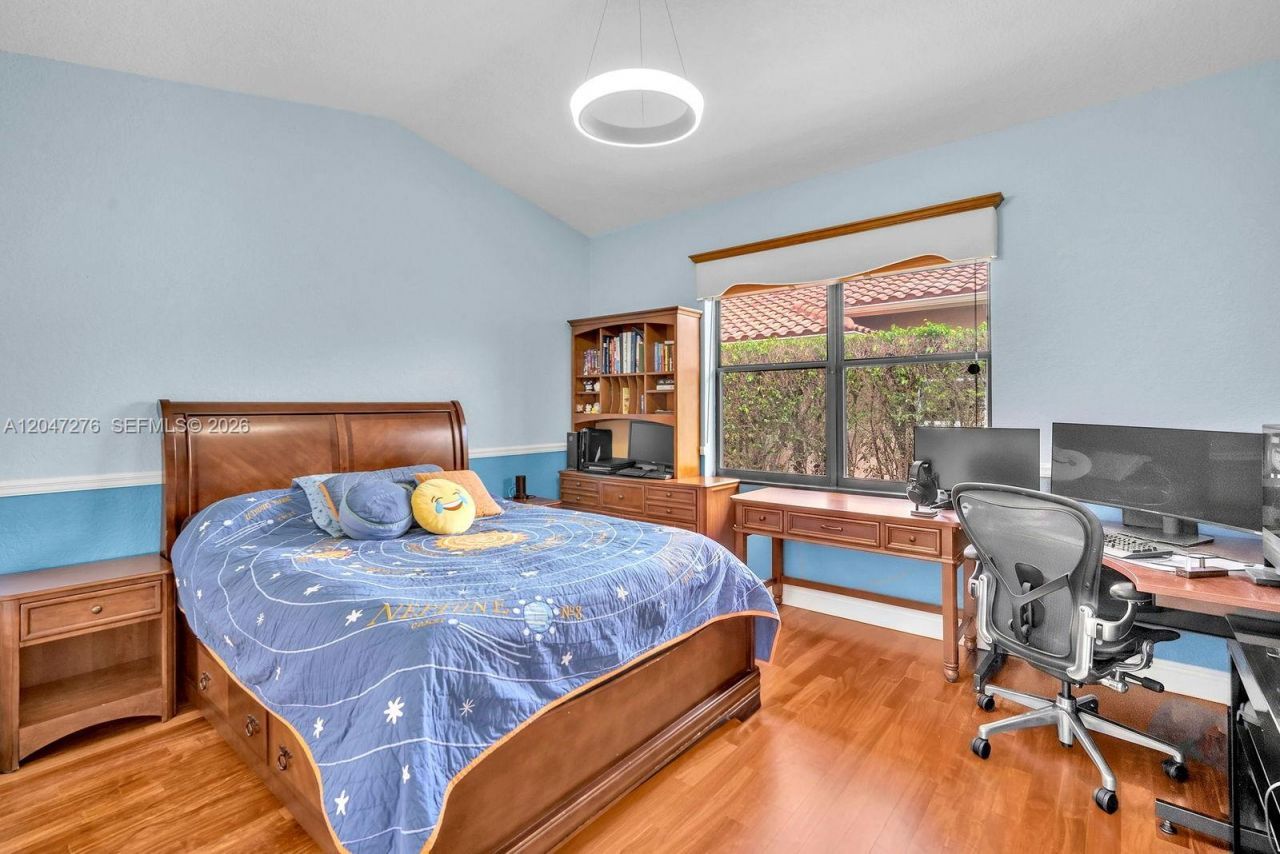 392 Coconut Cir , Weston, FL 33326 Photo