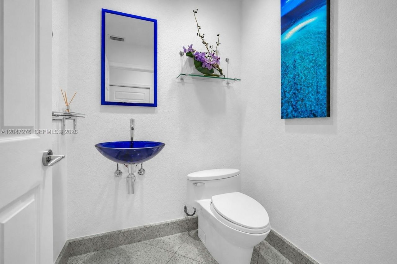 392 Coconut Cir , Weston, FL 33326 Photo