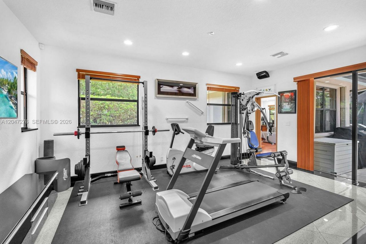 392 Coconut Cir , Weston, FL 33326 Photo