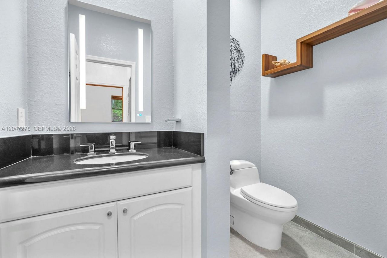 392 Coconut Cir , Weston, FL 33326 Photo