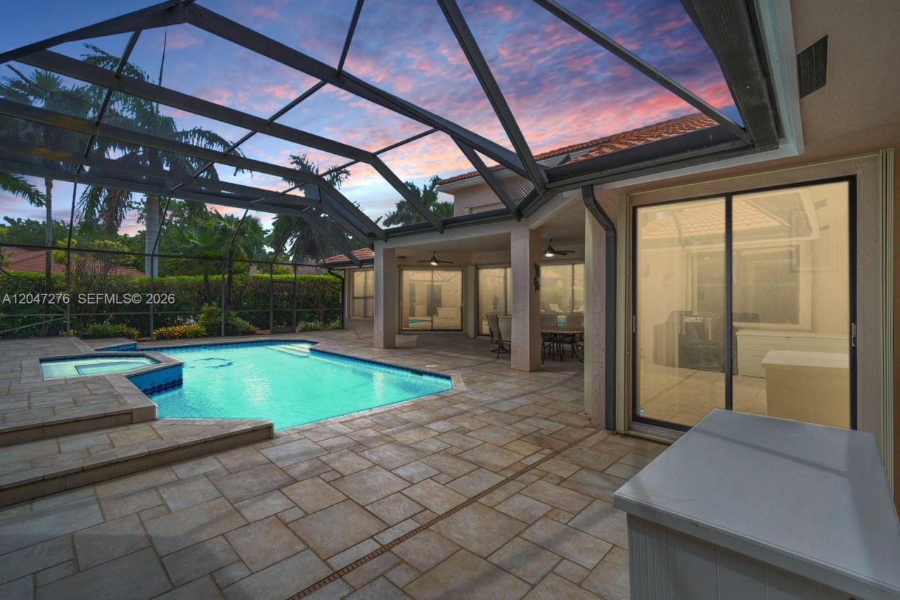 392 Coconut Cir , Weston, FL 33326 Photo